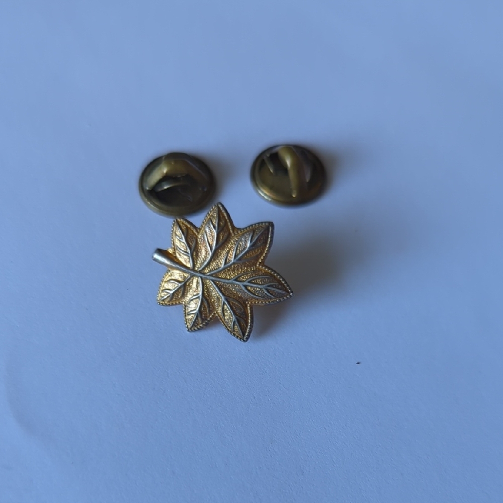 Vintage Sterling Oak Leaf Pin